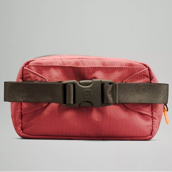 Lululemon Mini Belt Bag Brier Rose Fanny Pack NWT Sealed Package - Picture 3 of 9